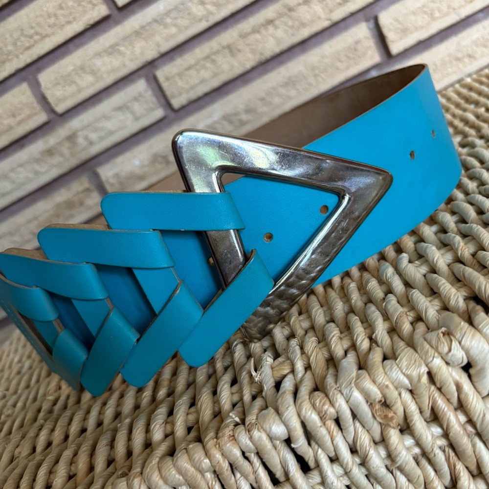 80/90's Turquoise Bonded Leather Statement Belt - Small - 30" waist max
